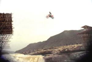 朱朝辉飞越黄河视频,壮美航程，挑战极限